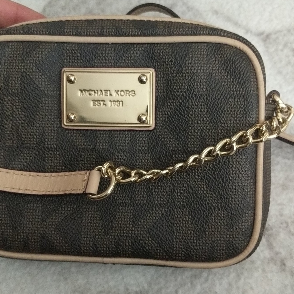 Michael Kors leather mini purse - Picture 3 of 8
